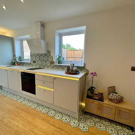 Luxurious In Yorkshire With Parking Holiday home Hemingbrough