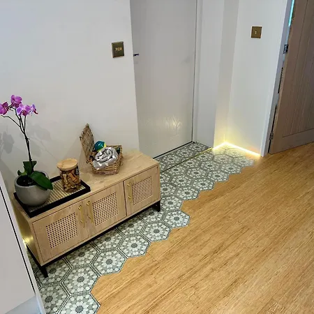 Holiday home Luxurious In Yorkshire With Parking